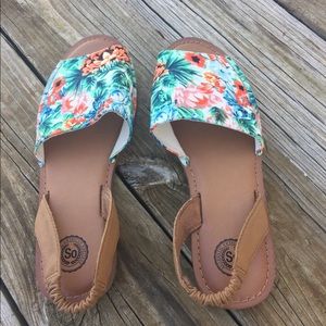 ❗️FINAL PRICE❗️SO Floral Printed Sandals🌺